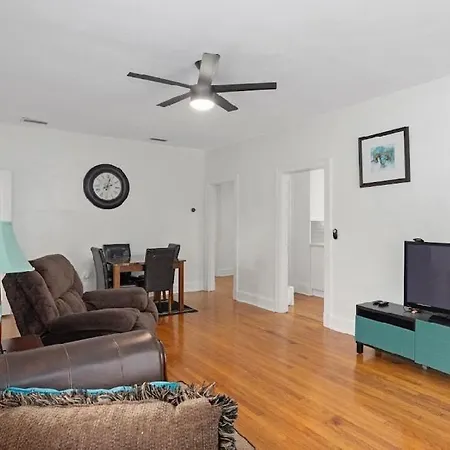 Adorable vacation rental near river